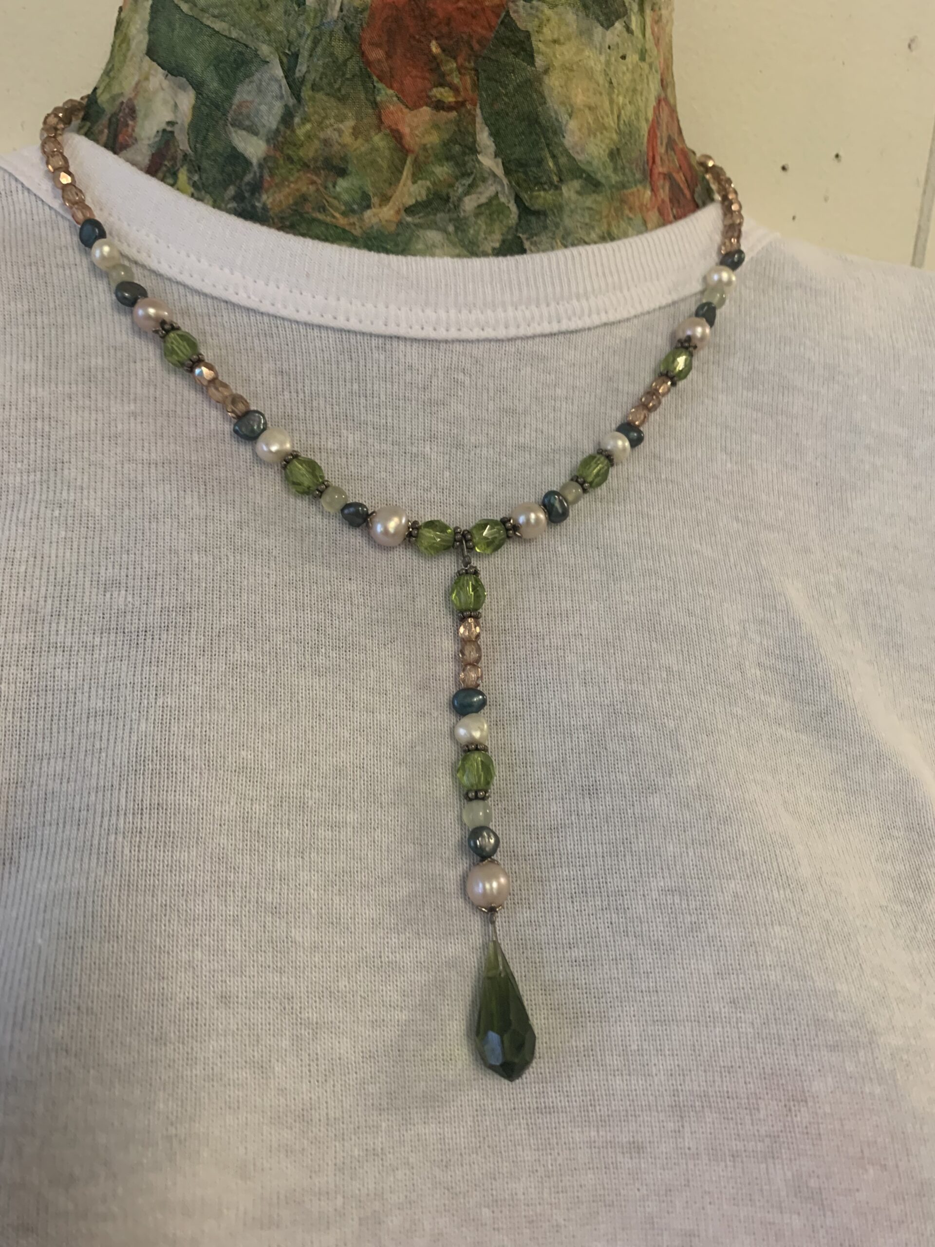 Water Pearl and green crystal necklace