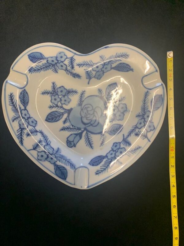 Blue-Porcelain-Heart-Rose-Ash-Tray