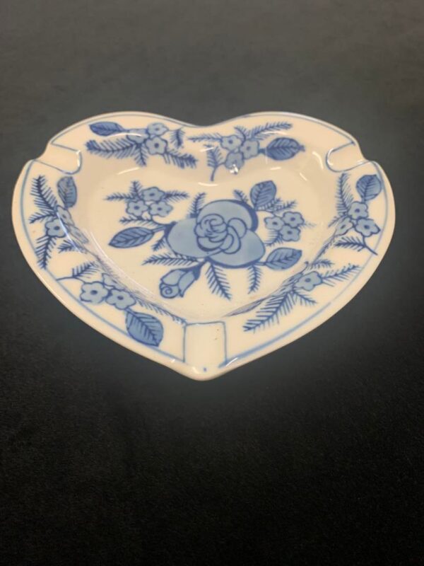 Blue-Porcelain-Heart-Rose-Ash-Tray