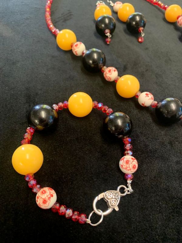 Yin Yang Yellow Black Bead Necklace Set - Image 11