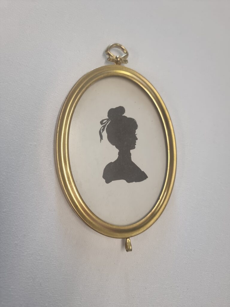 Brass Victorian Vintage Oval Photo Frame