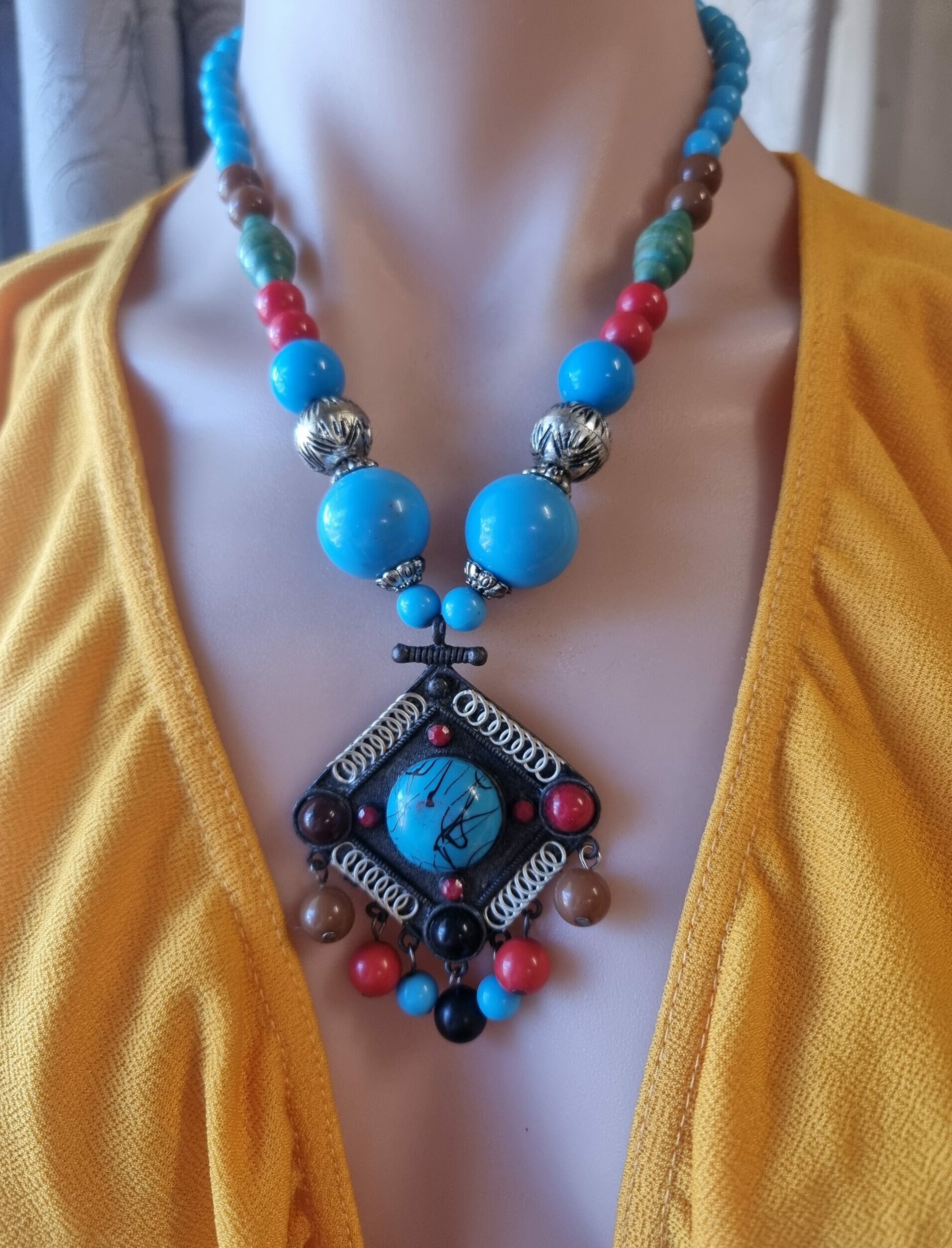 Acrylic Light Blue Red Beaded Ethnic Vintage Necklace - Silverflamze