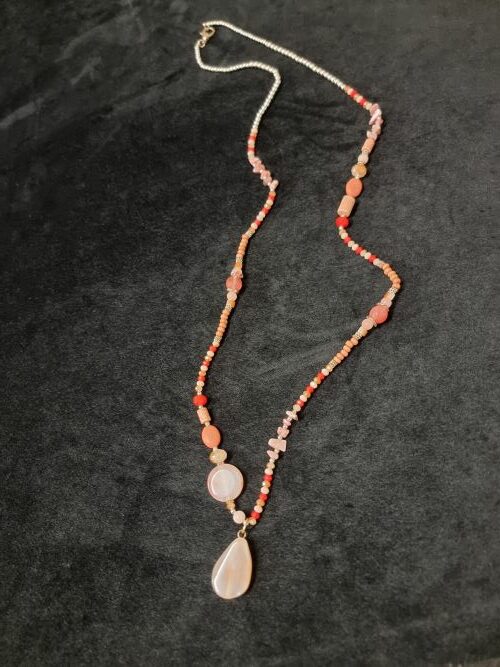 Peach Agate and Red Crystal Glass Bead necklace