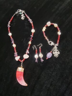 Red Quartz Tooth & Pearl Beaded Necklace Set