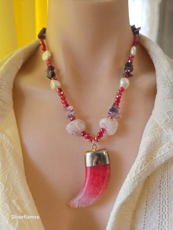 Red Quartz Tooth & Pearl Beaded Necklace Set - Image 5