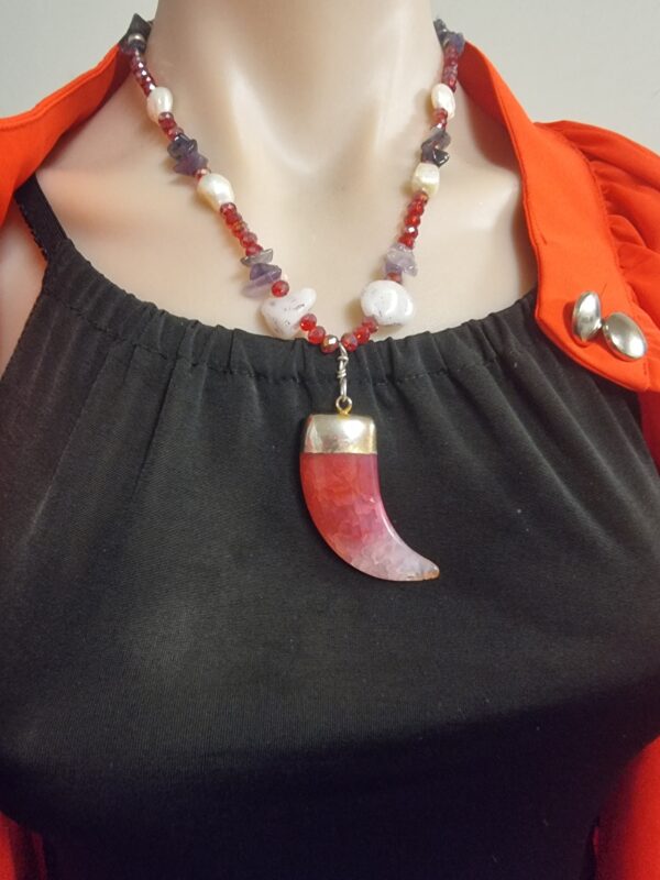 Red Quartz Tooth & Pearl Beaded Necklace Set