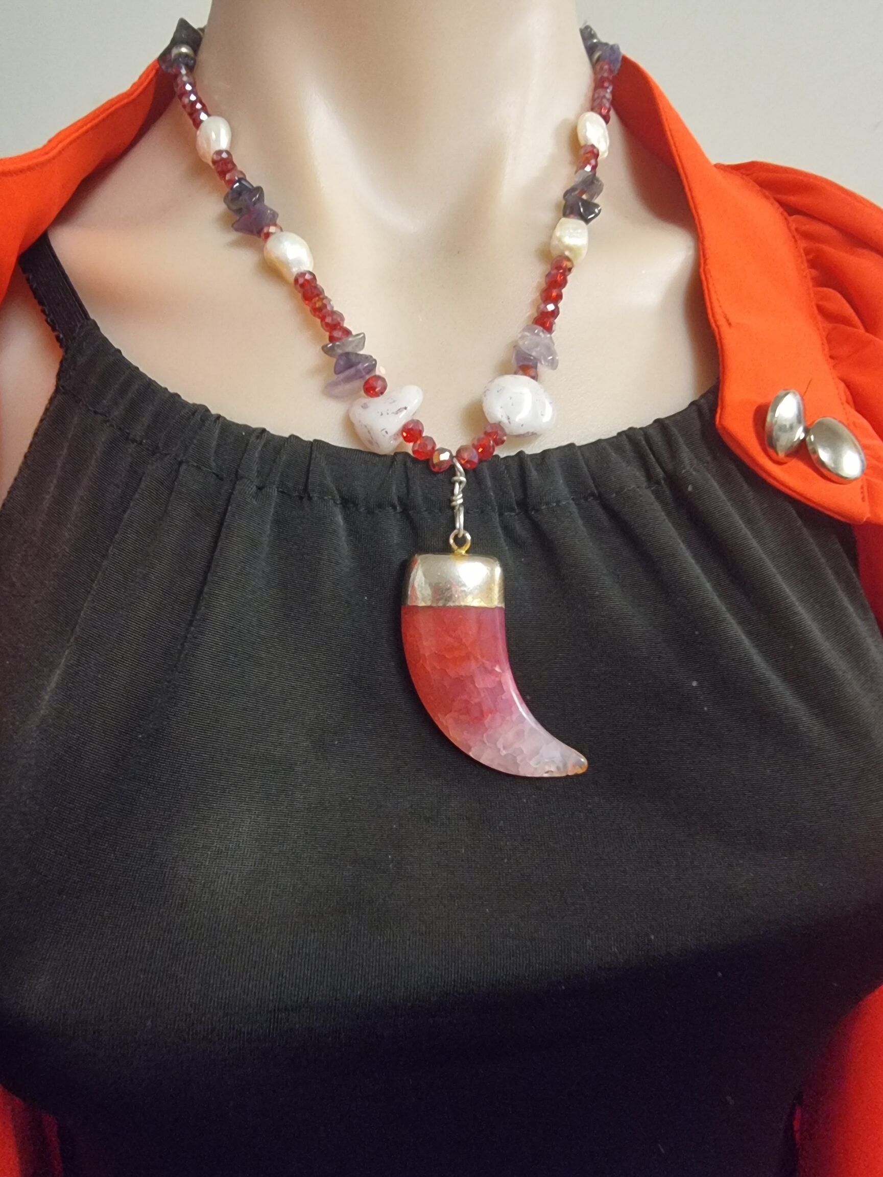 Red Quartz Tooth & Pearl Beaded Necklace Set