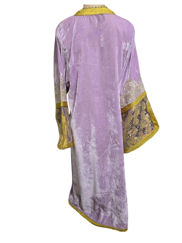 Lilac Velvet Gold Embroidered Moroccan Kaftan - Image 2