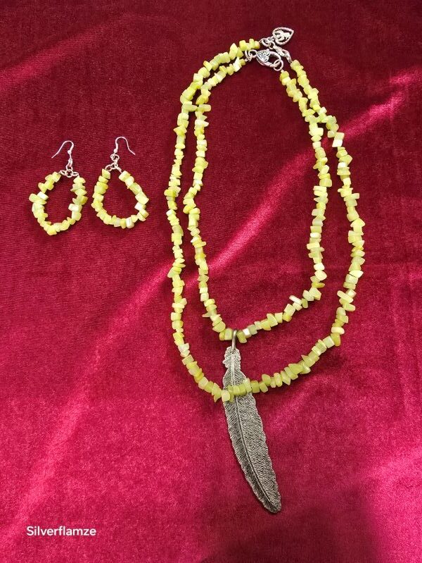 Lemon Jade Crystal Feather Beaded Necklace - Image 3